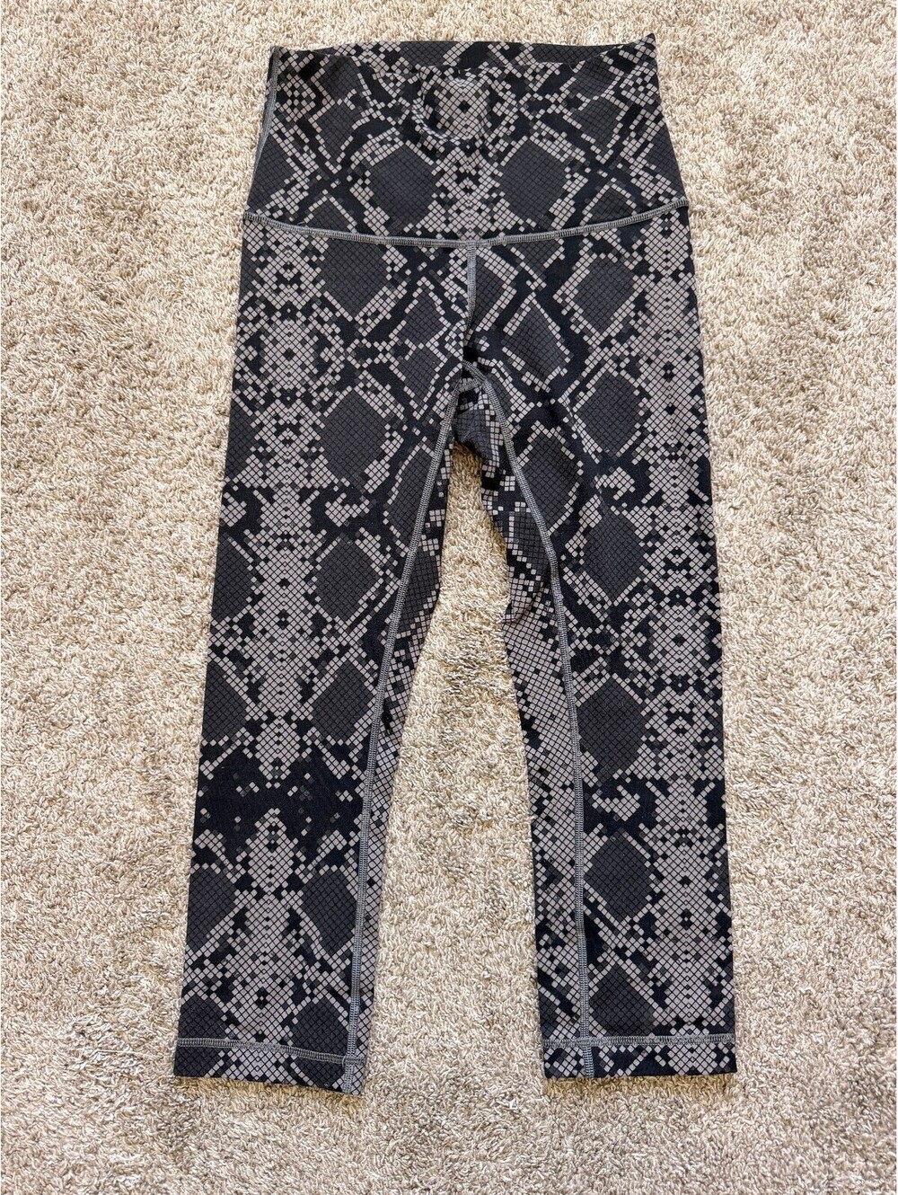 Lululemon Wunder Under Crop